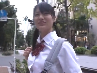 至って真面目そうなＪＫがちゅぽちゅぽ卑猥な音立ててフェラ抜き