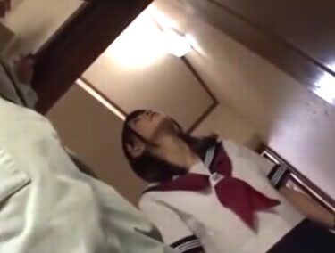 悪徳業者を家に入れてしまったロリJKが1人のところを狙われて強制イラマ凌辱レ●プ！