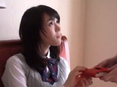 色白で透明感のある美少女ＪＫが憧れの男性との濃密ハメで興奮し恍惚イキ