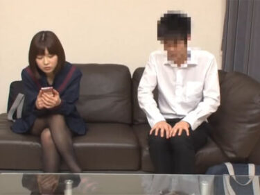 ロリ顔のパイパン美少女JKに我慢できずに生挿入→ガッツリ大量中出しバチキメ