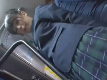 バス車内で巨乳JKに痴漢→パイ射凌辱レ●プまで決めるクズ男